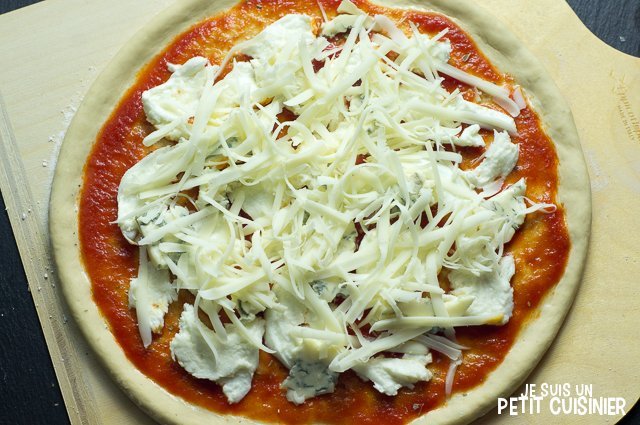 Pizza 4 fromages (provolone)