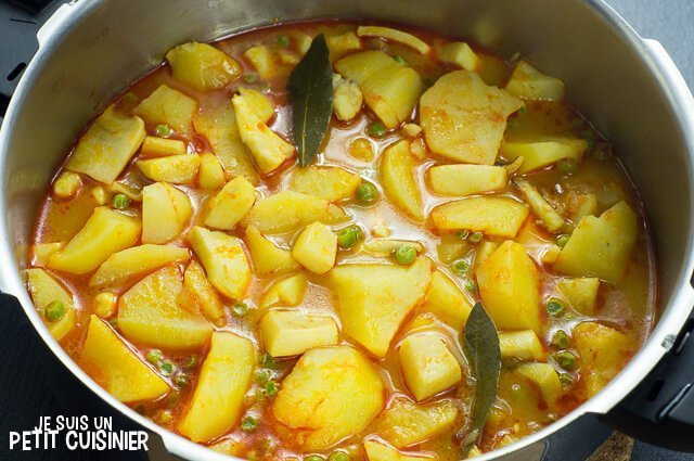Ragoût de pommes de terre à la seiche. Cuisine espagnole