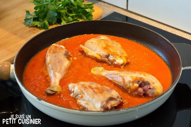 Poulet sauce tomate (remettre le poulet)