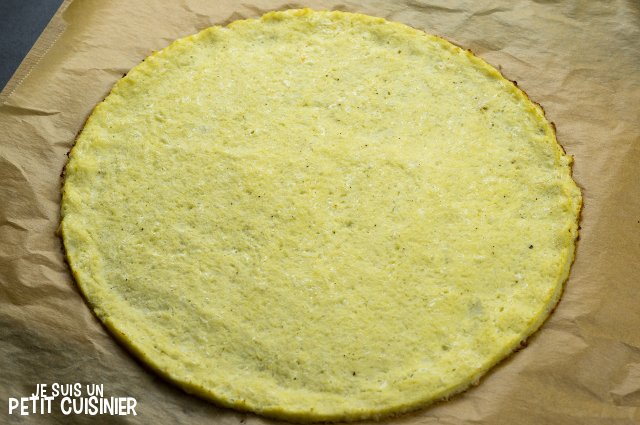 Pâte à pizza de chou-fleur (prmière cuisson)