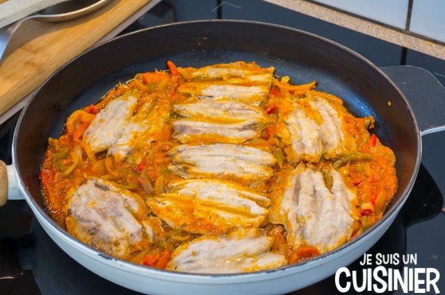Filets de sardines à la sauce tomate et poivrons (poêle)