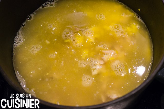 Soupe de poulet au maïs doux (cuisson)