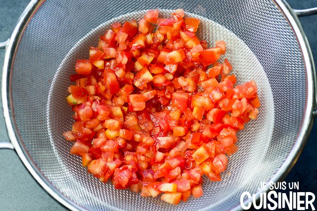 Tartare de tomates à l’avocat (dégorger)