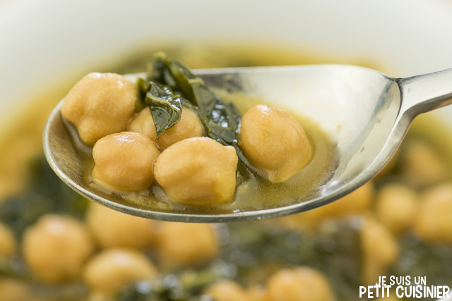 Recette de soupe de pois chiches au chou kale