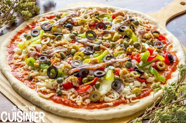 Comment faire pizza au thon, anchois et olives