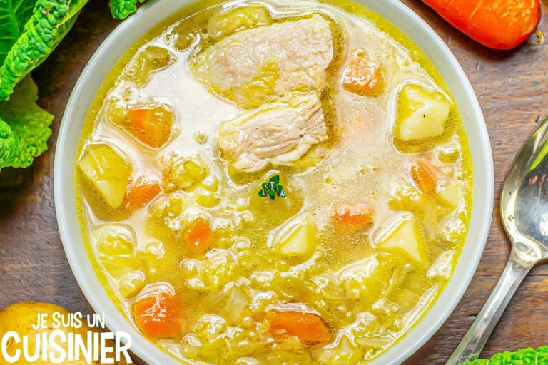 Soupe Aux Choux Recette Traditionnelle Auvergnate Recette de soupe au chou (un classique de la cuisine traditionnelle