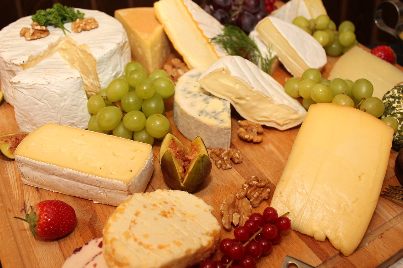 Composer une planche de fromages français
